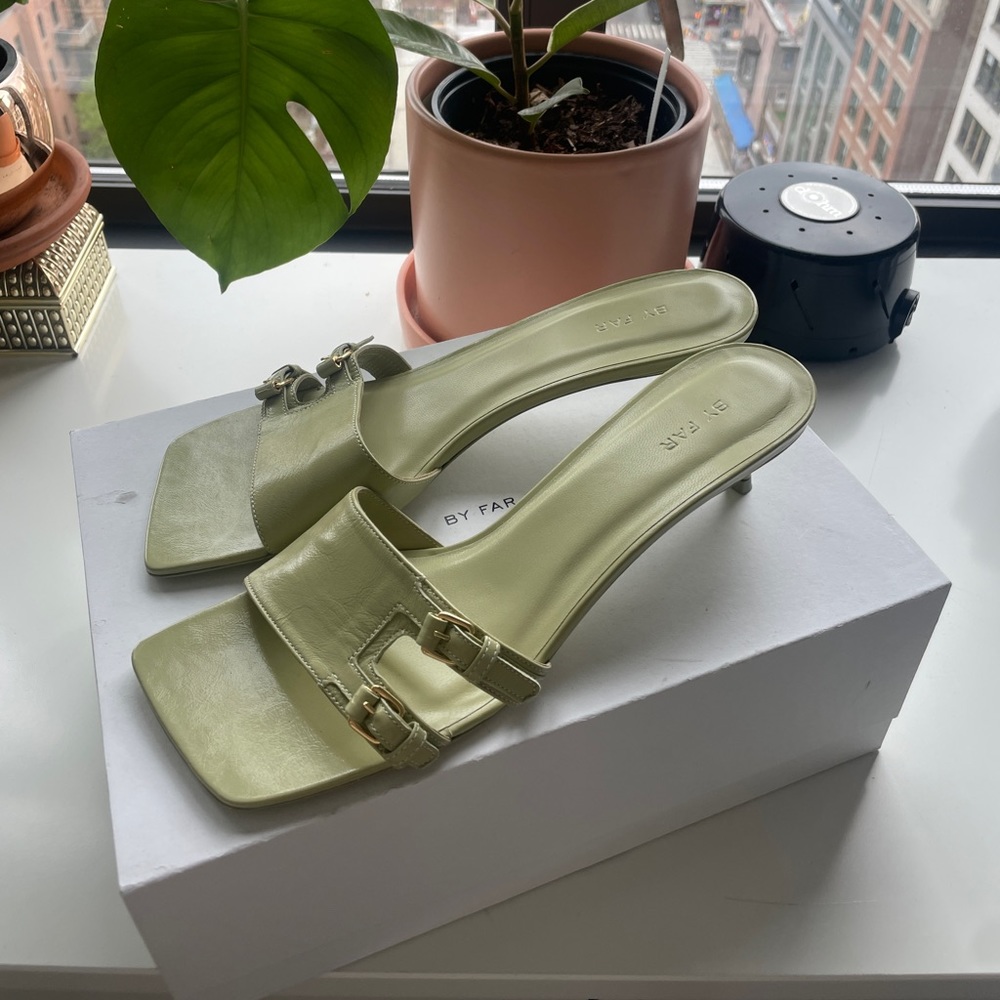 Roni Olive Gloss Leather size 40